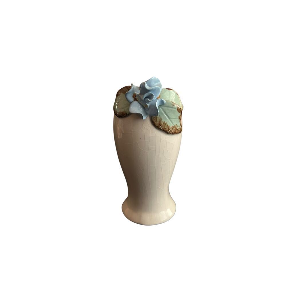 VINTAGE ANTIQUE PORCELIAN LITTLE BUD FLOWER VASE PINK WITH 3D BLUE FLOWER
